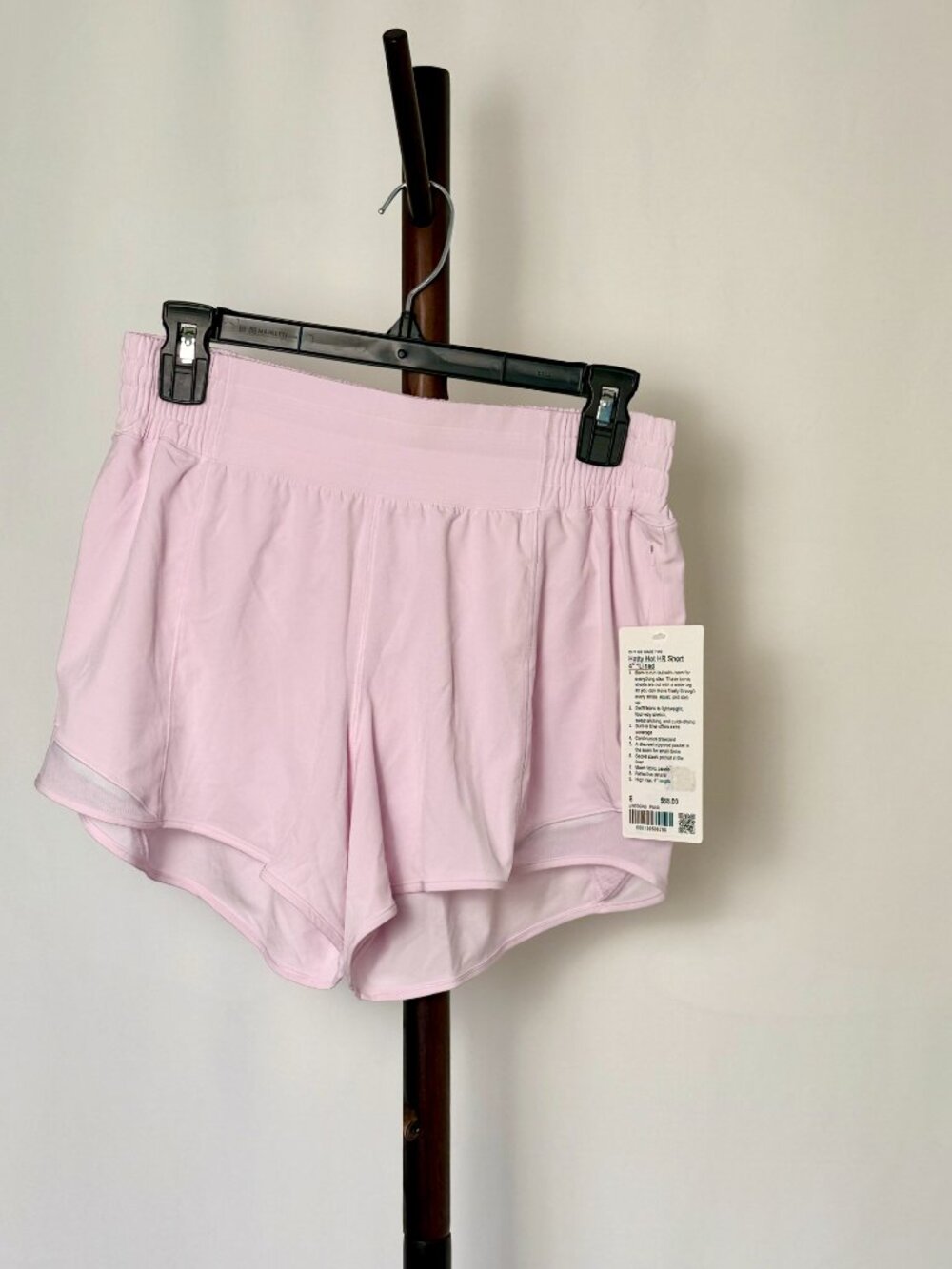 NWT | Lululemon Hotty Hot HR Shorts 4” Pink | Size 8 - Picture 4 of 5